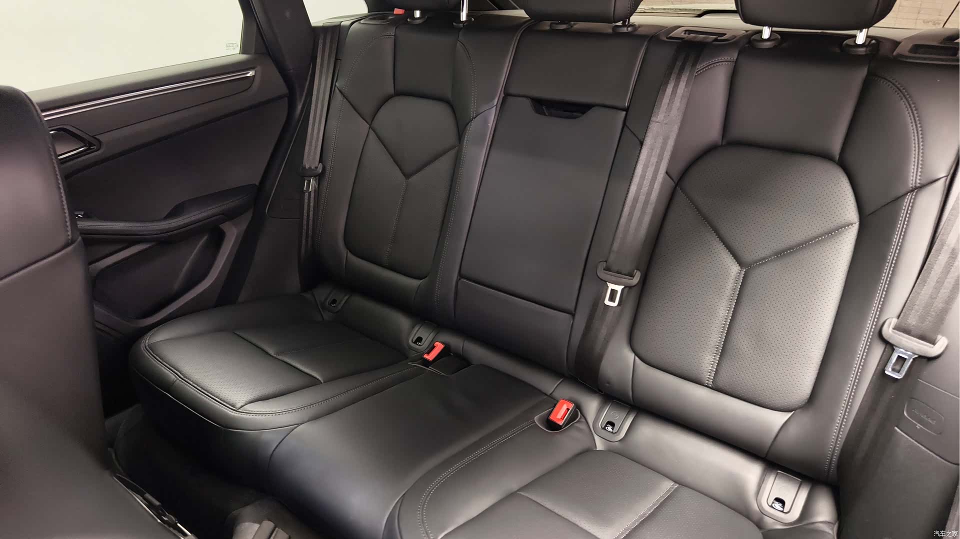 Porsche Macan, 2024 14