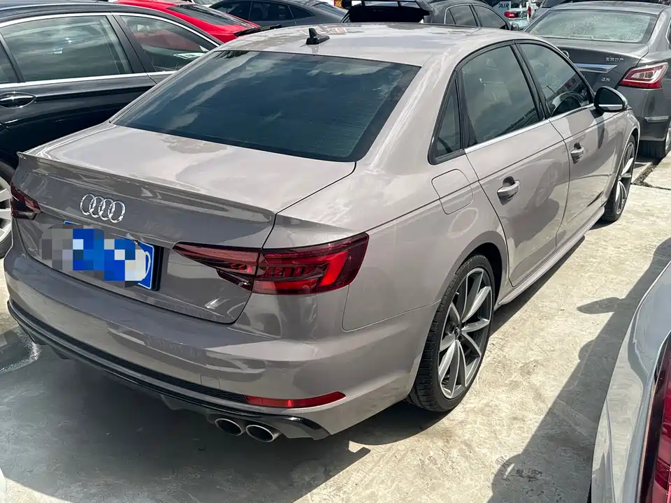 Audi S4