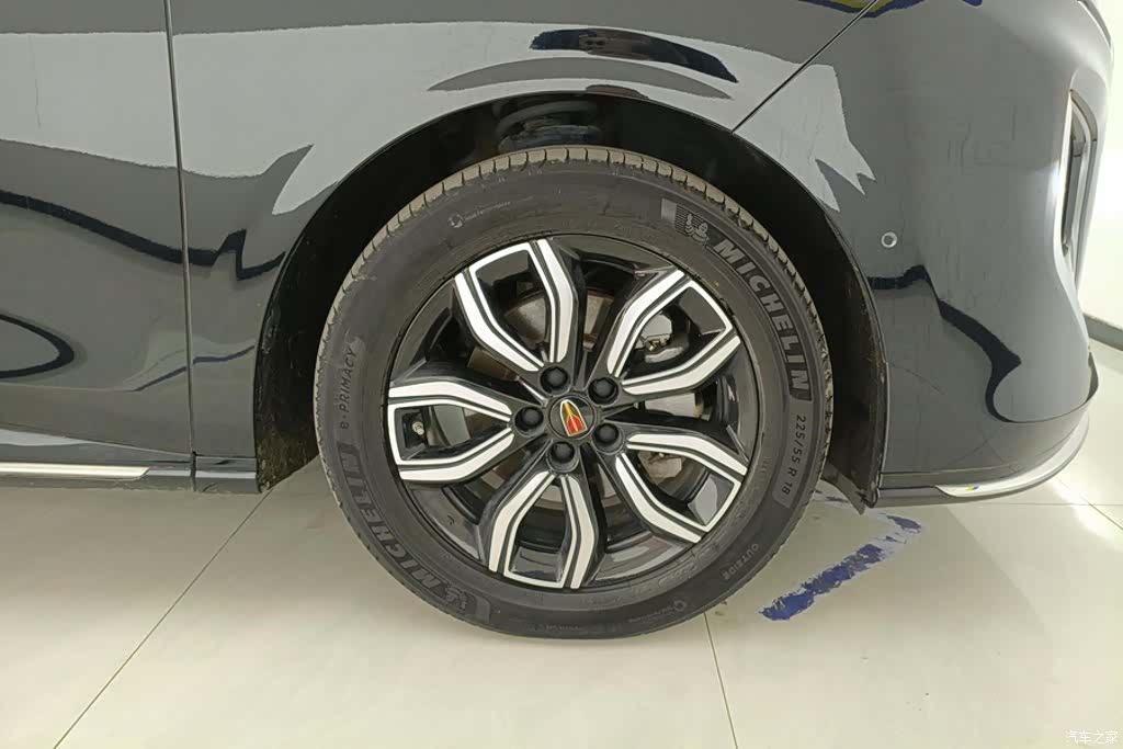 Hongqi HQ9, 2023 6