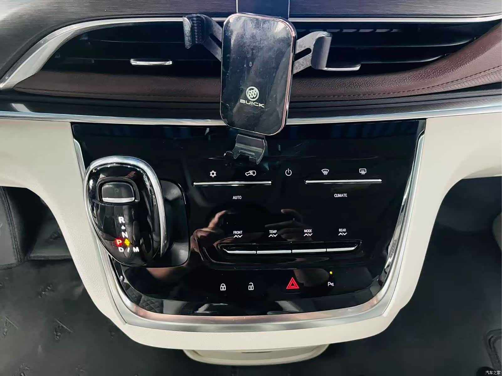 Buick GL8, 2023 10