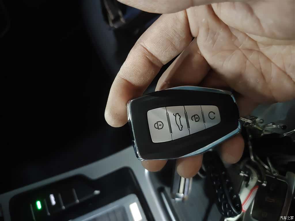 Geely Emgrand, 2020 9