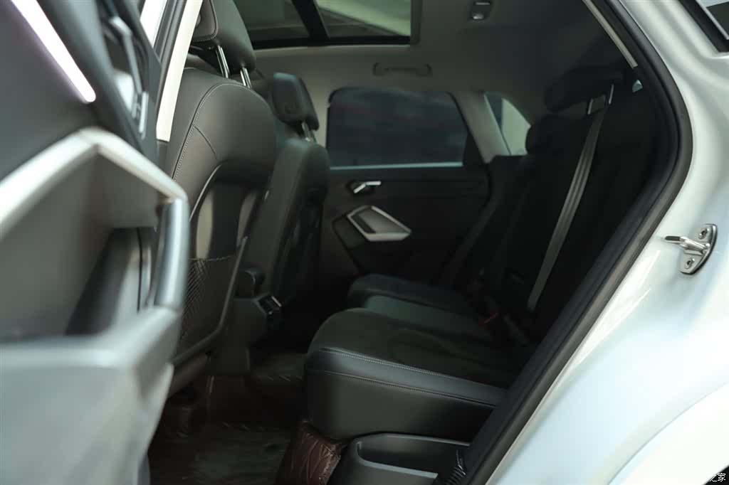 Audi Q3, 2023 19