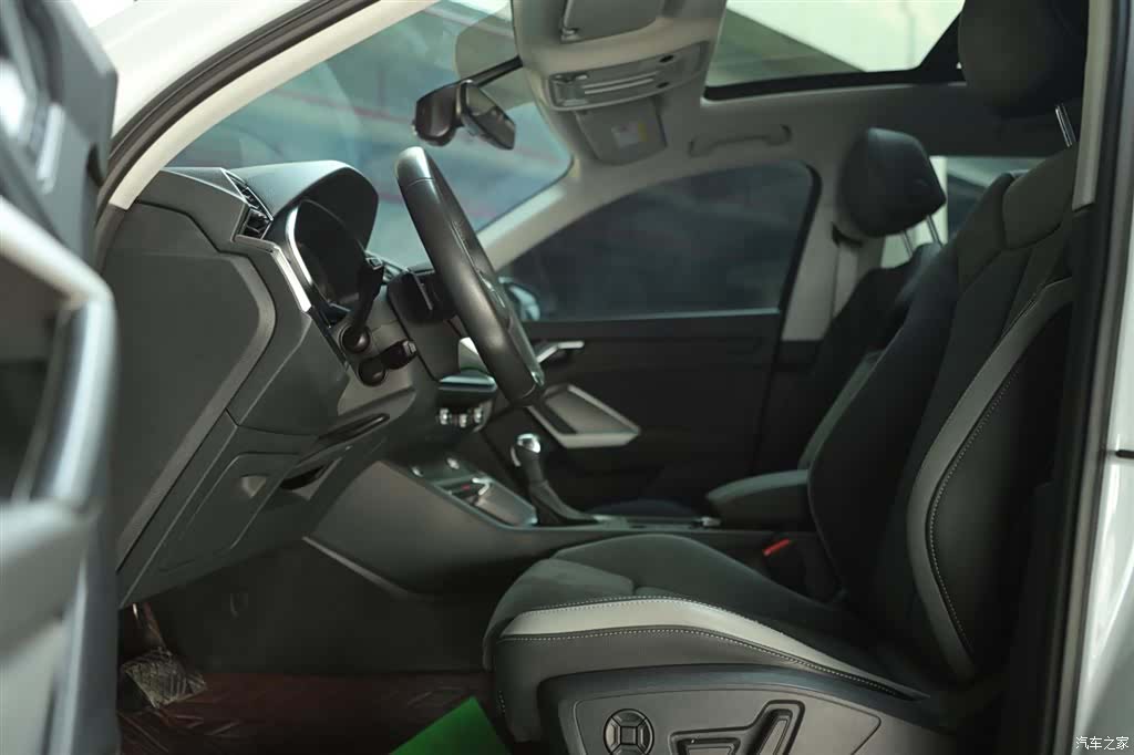Audi Q3, 2023 18