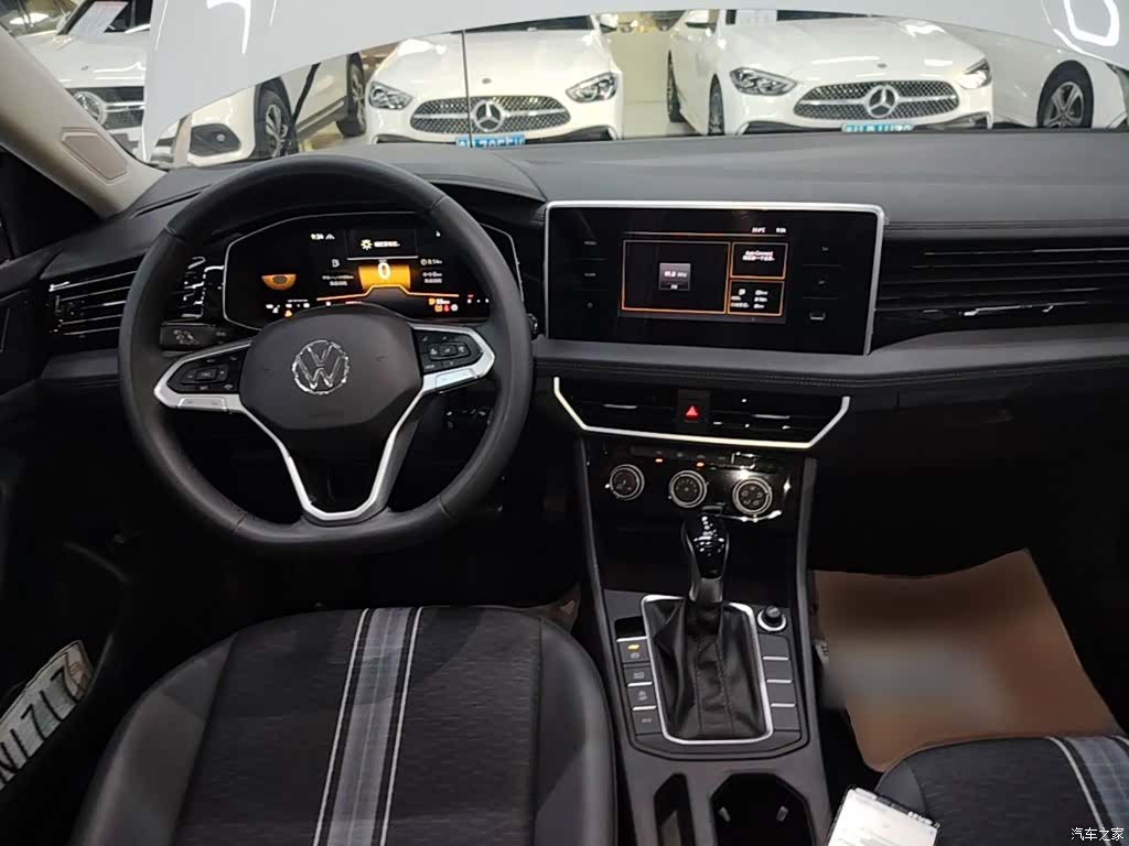 Volkswagen Sagitar, 2024 10