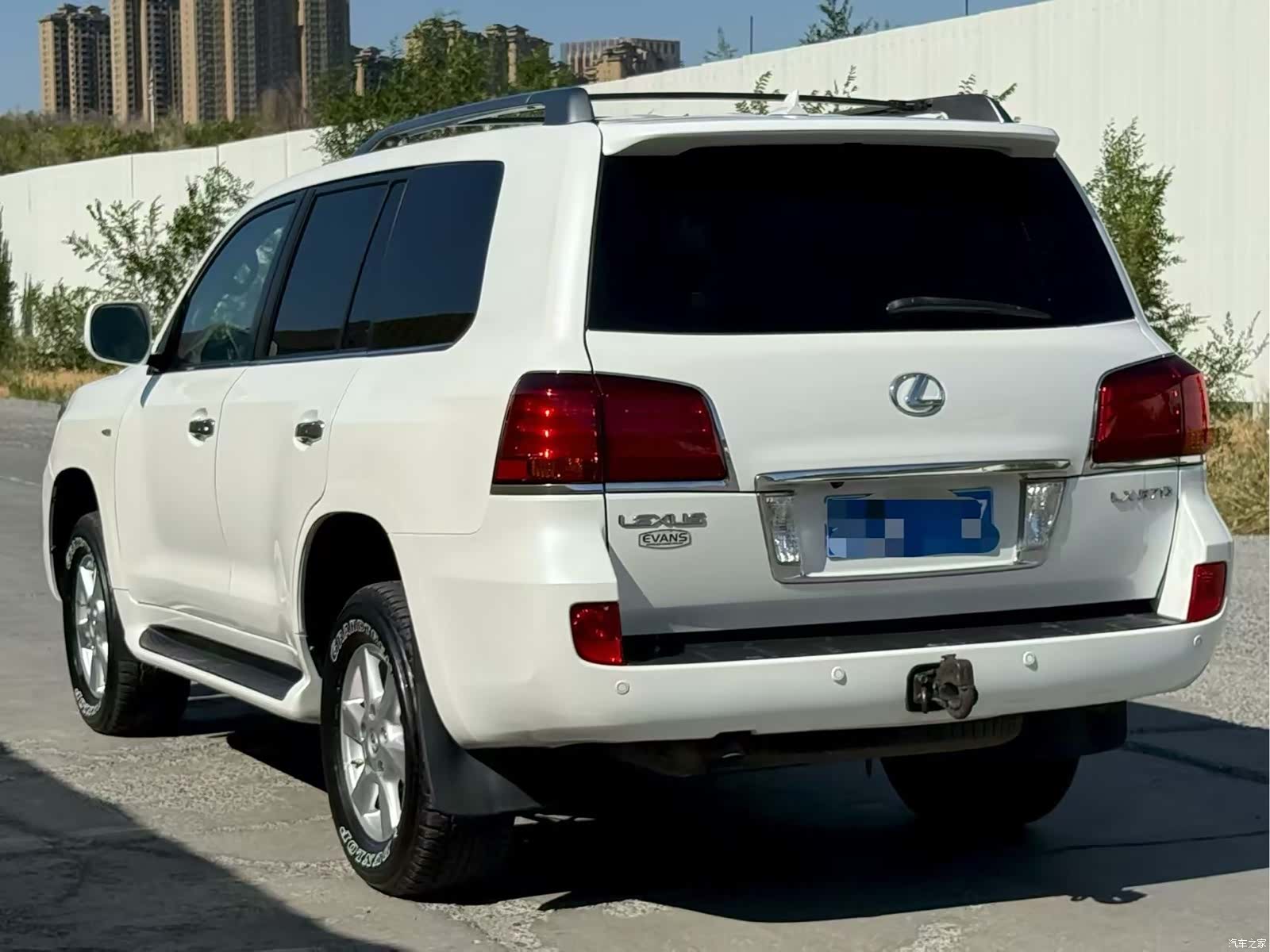 Lexus LX, 2010 9