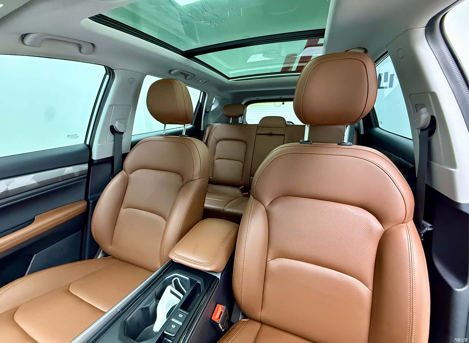 Geely X6, 2022 15