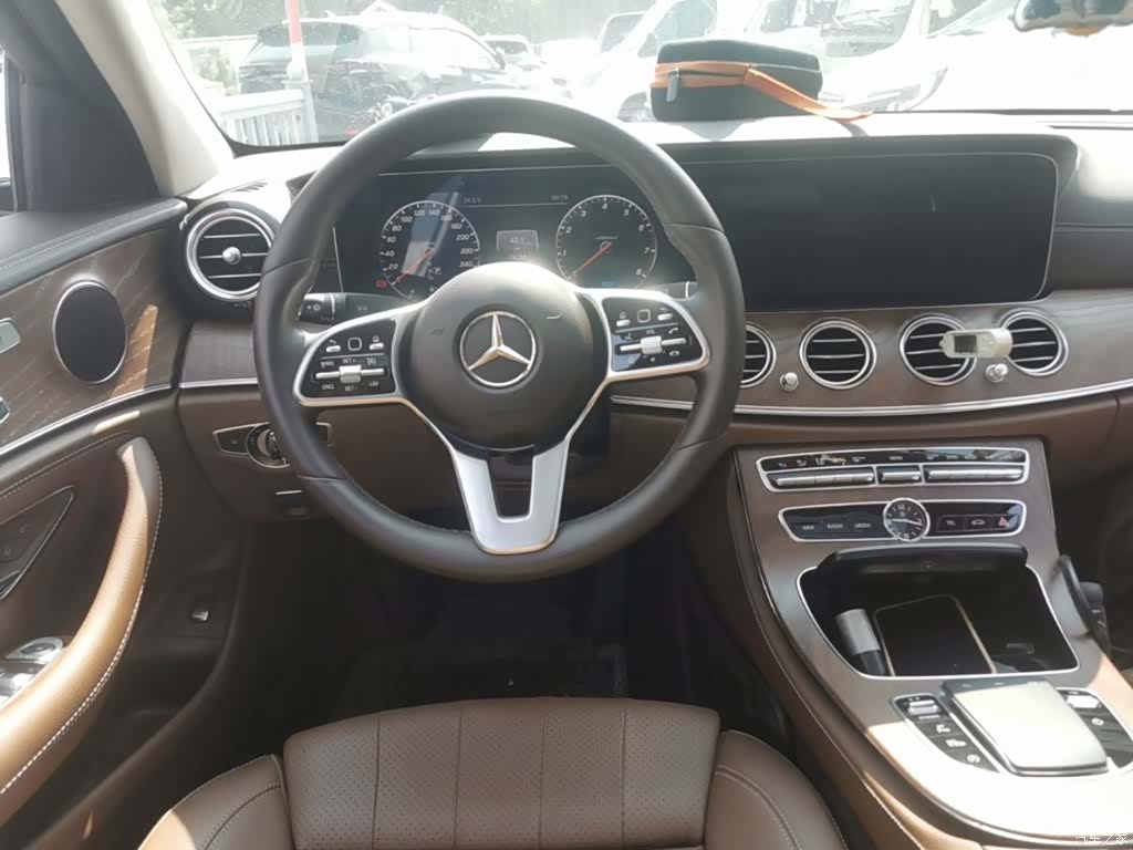 Mercedes-Benz E-Class, 2019 11