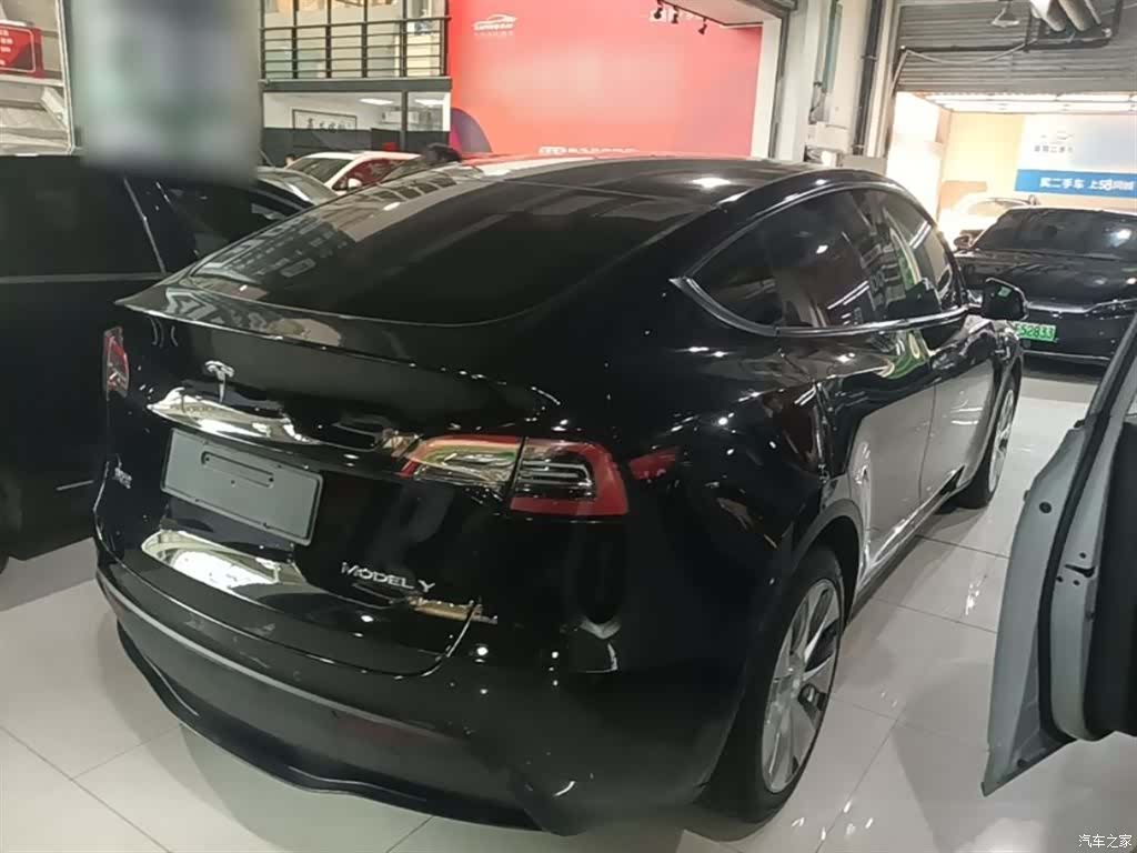 Tesla Model Y, 2023 7