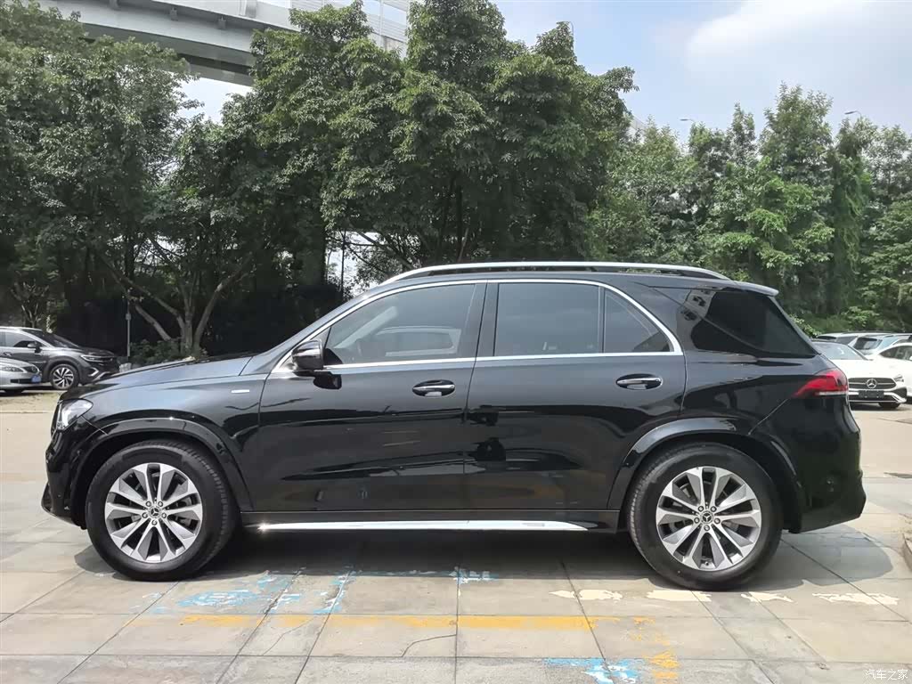 Mercedes-Benz GLE, 2023 все фото