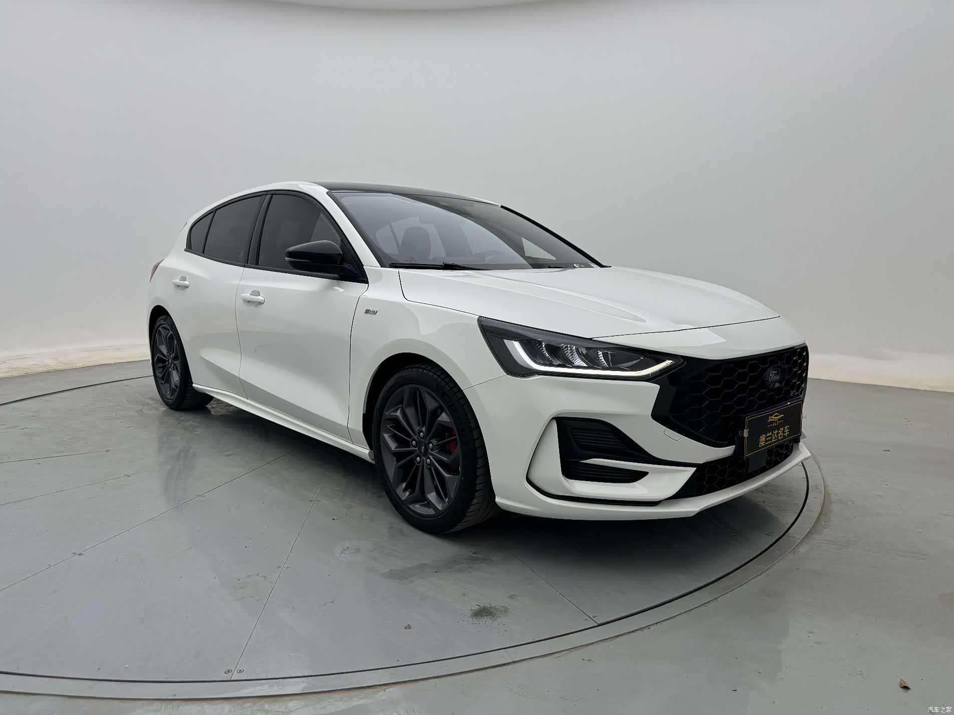 Ford Focus, 2023 4