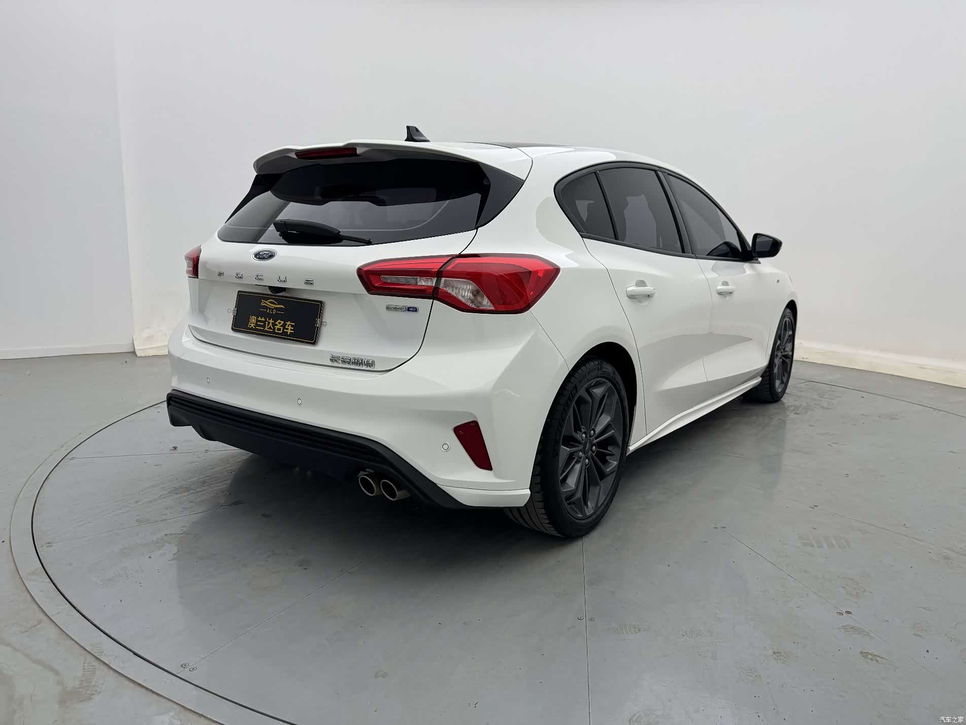 Ford Focus, 2023 6
