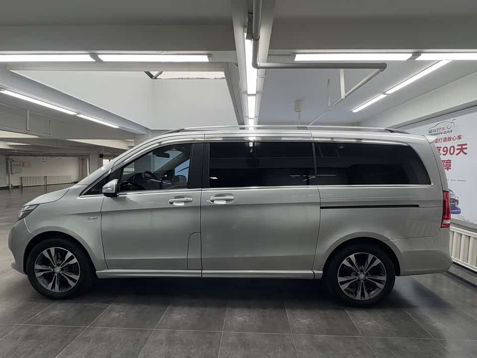 Mercedes-Benz V-class