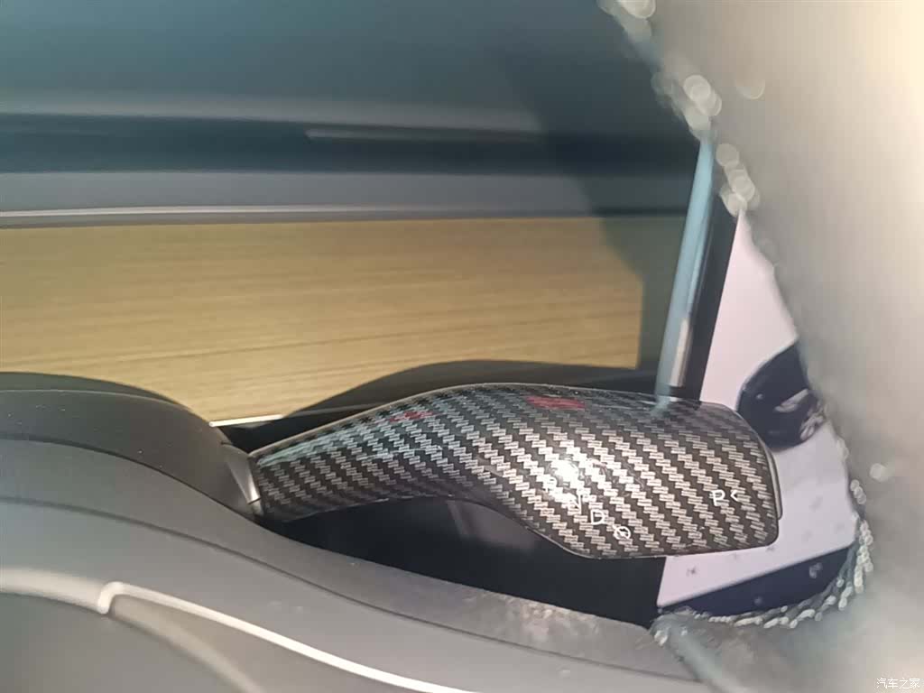 Tesla Model Y, 2023 14