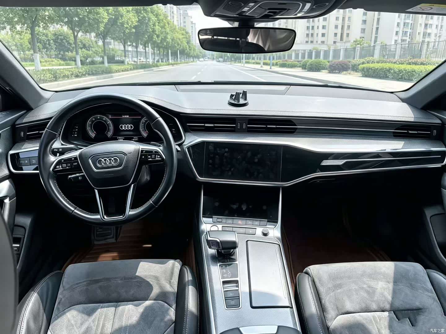 Audi A6L, 2020 все фото