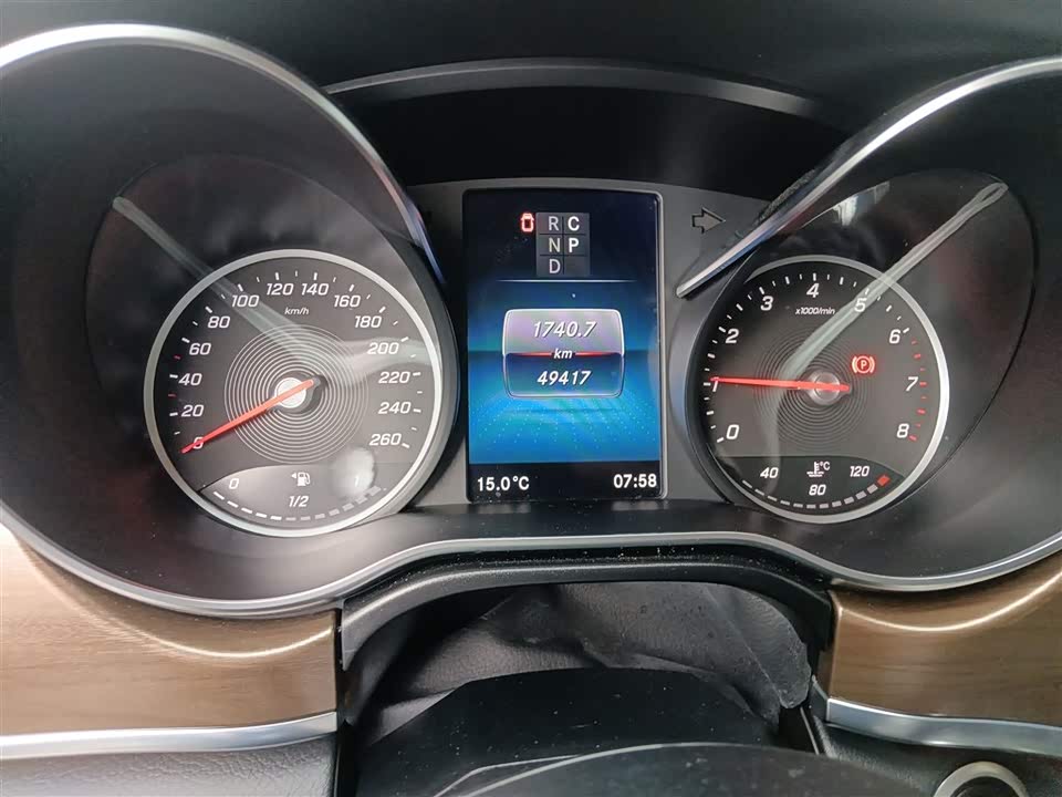 Mercedes-Benz V-class