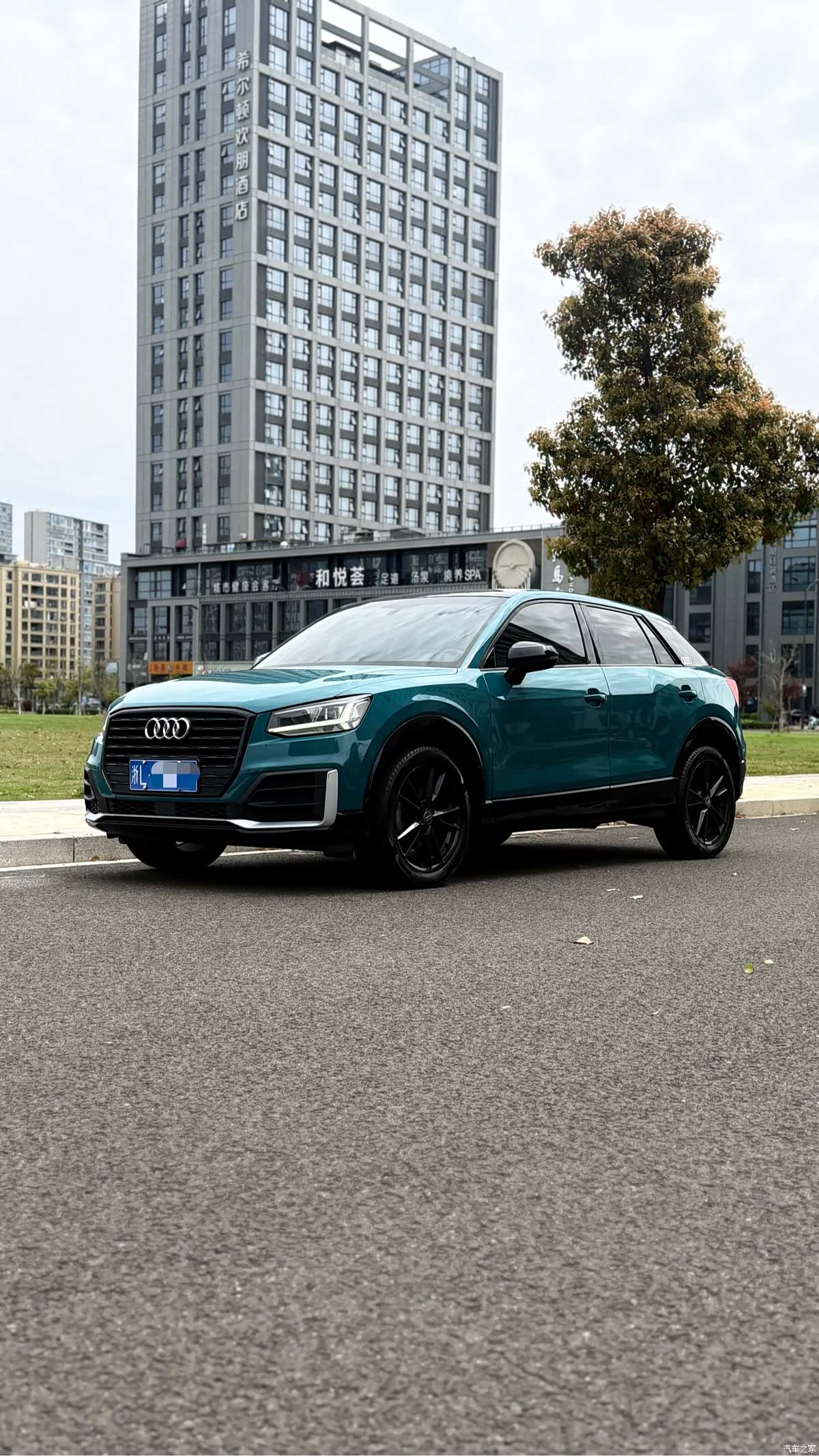 Audi Q2L, 2019 1