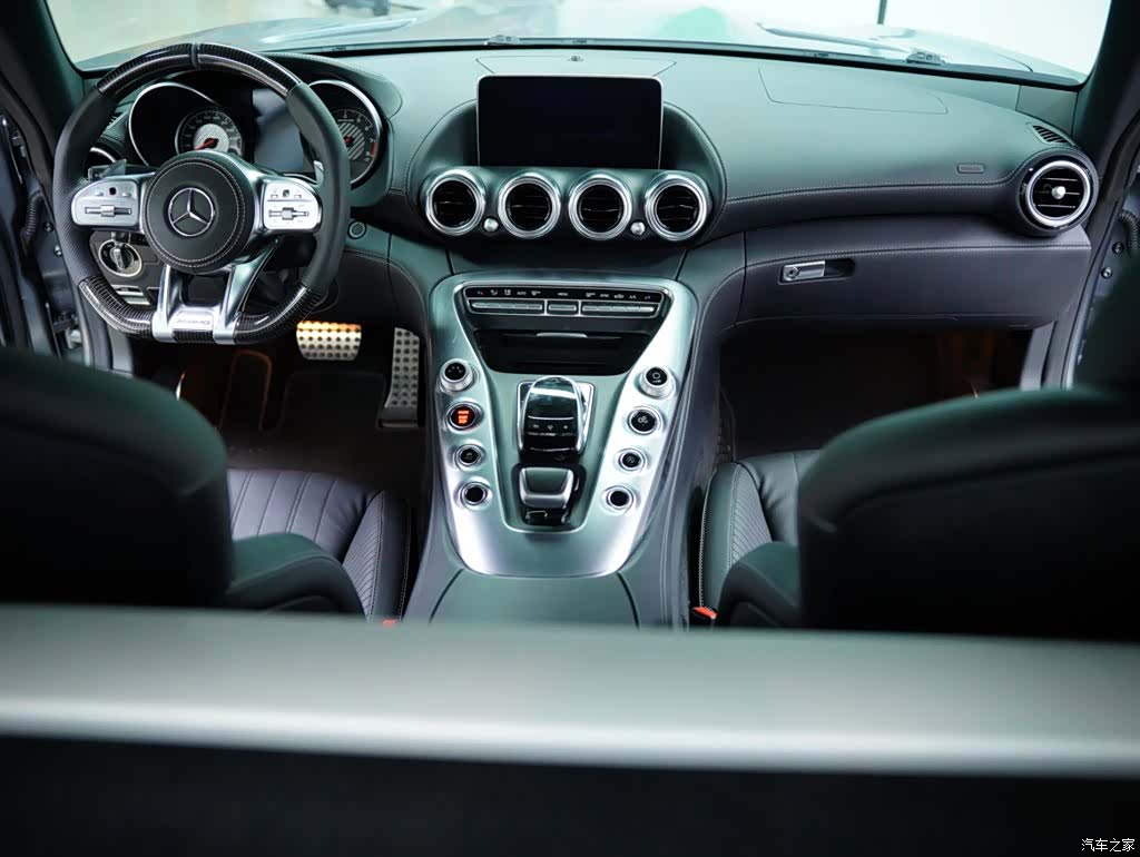 MG AMG, 2016 40