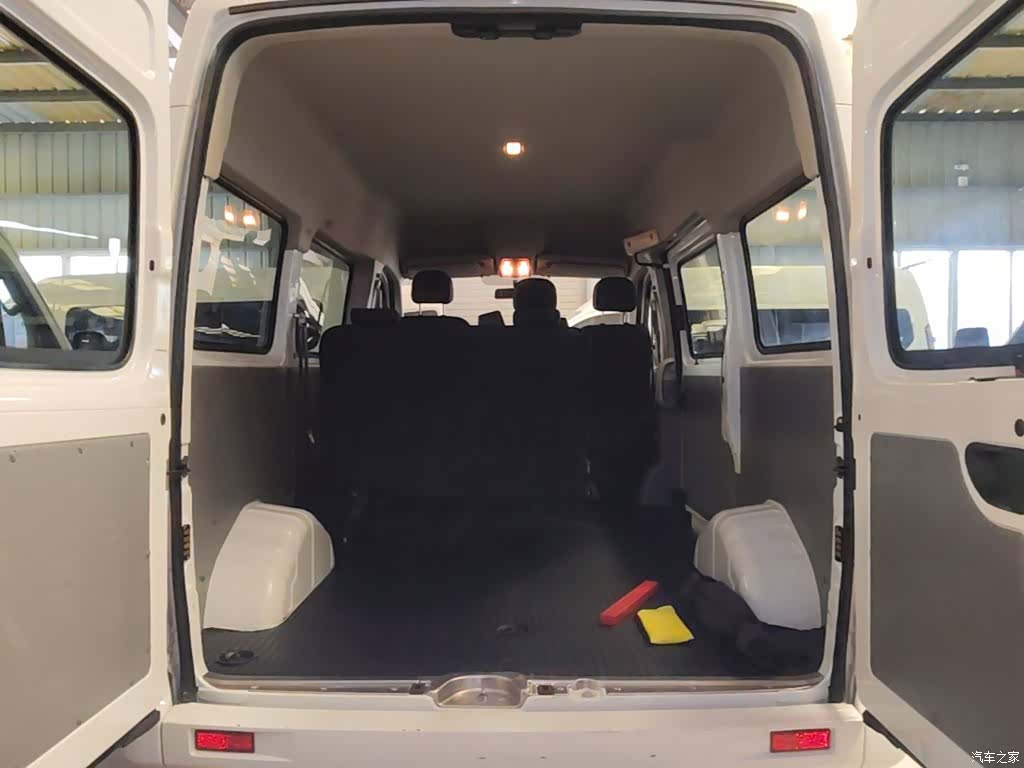 Maxus V80, 2023 19
