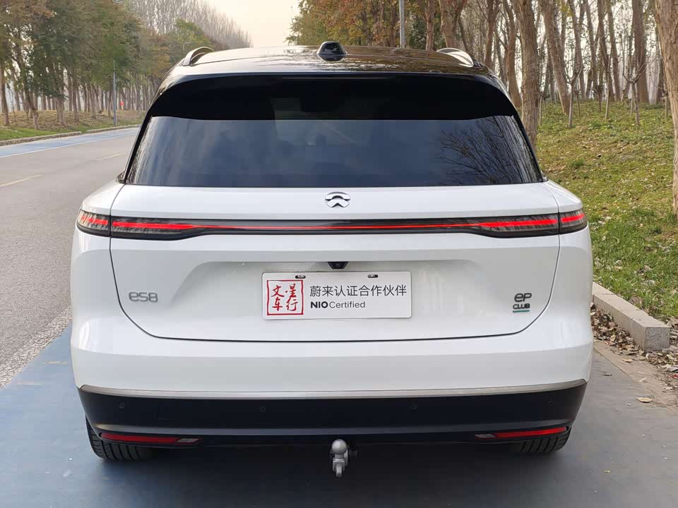 NIO ES8