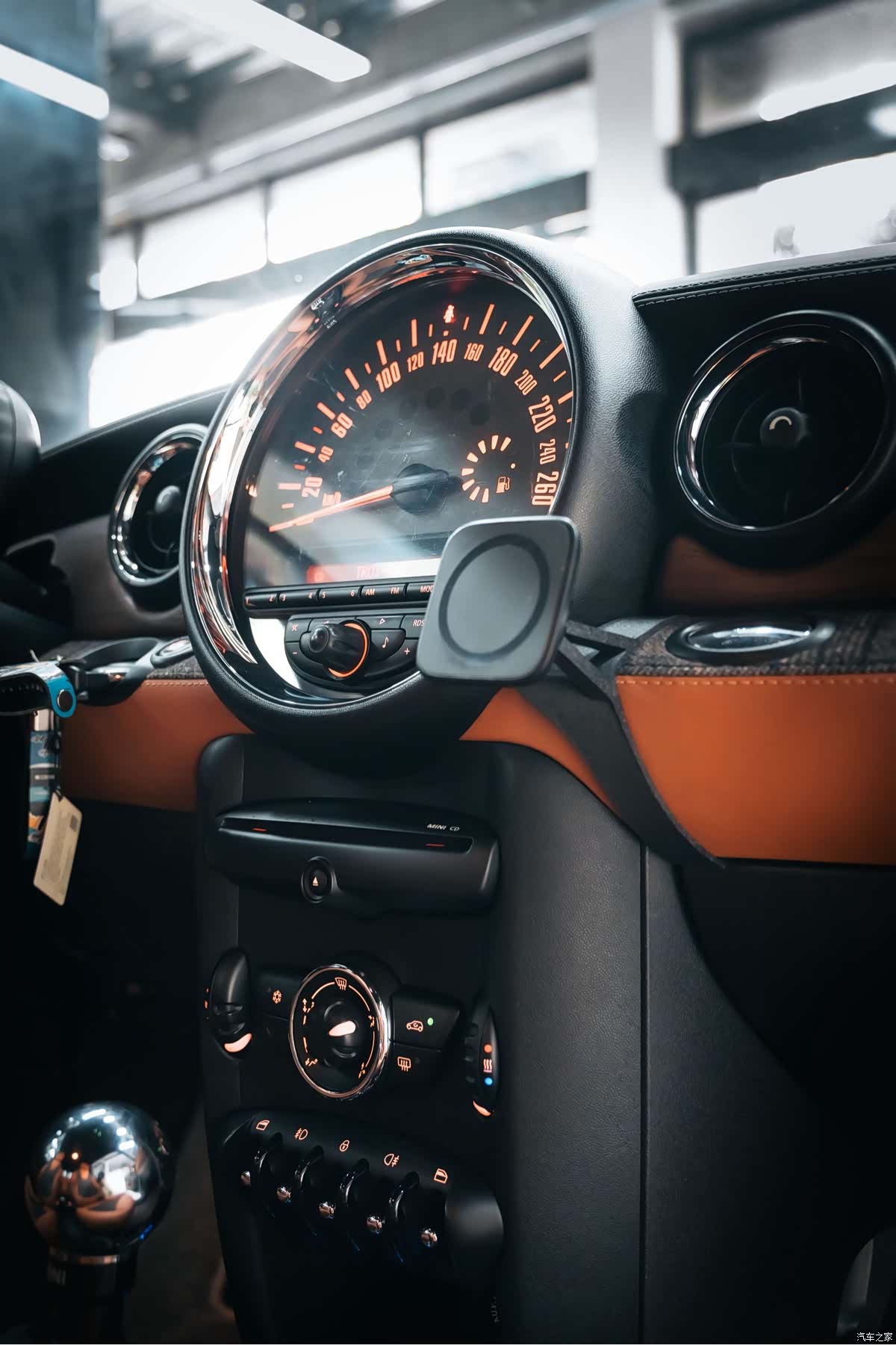 Mini ONE, 2011 20