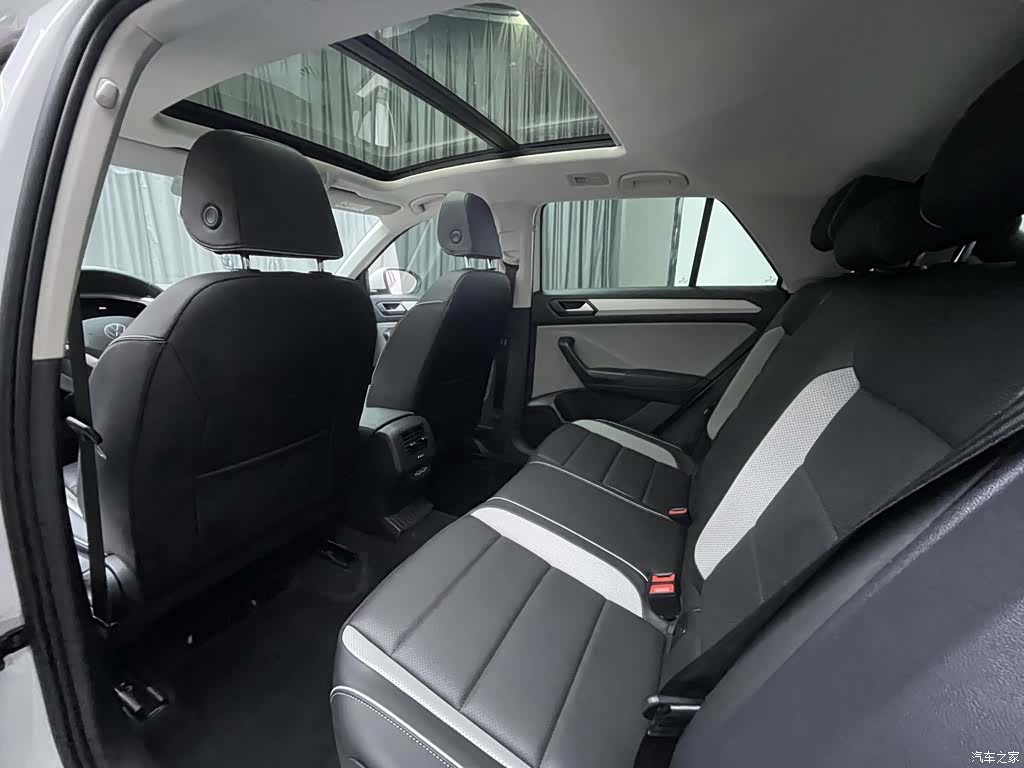 Volkswagen T-ROC, 2025 8
