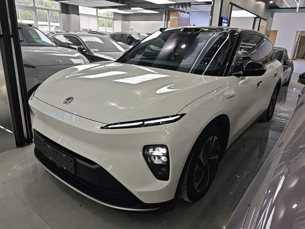 NIO ES8