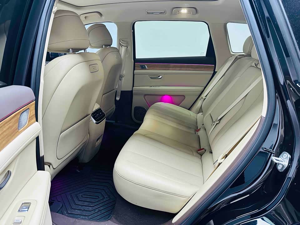 AITO Ask the world M7