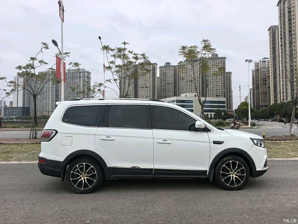 DongFeng SX6, 2017 3