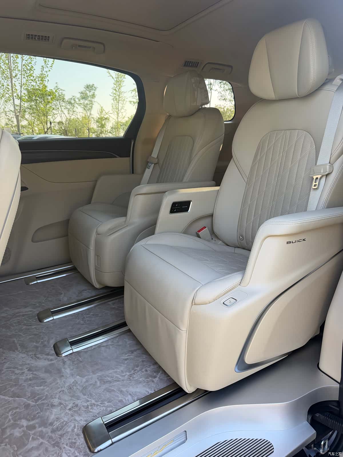 Buick GL8, 2023 11