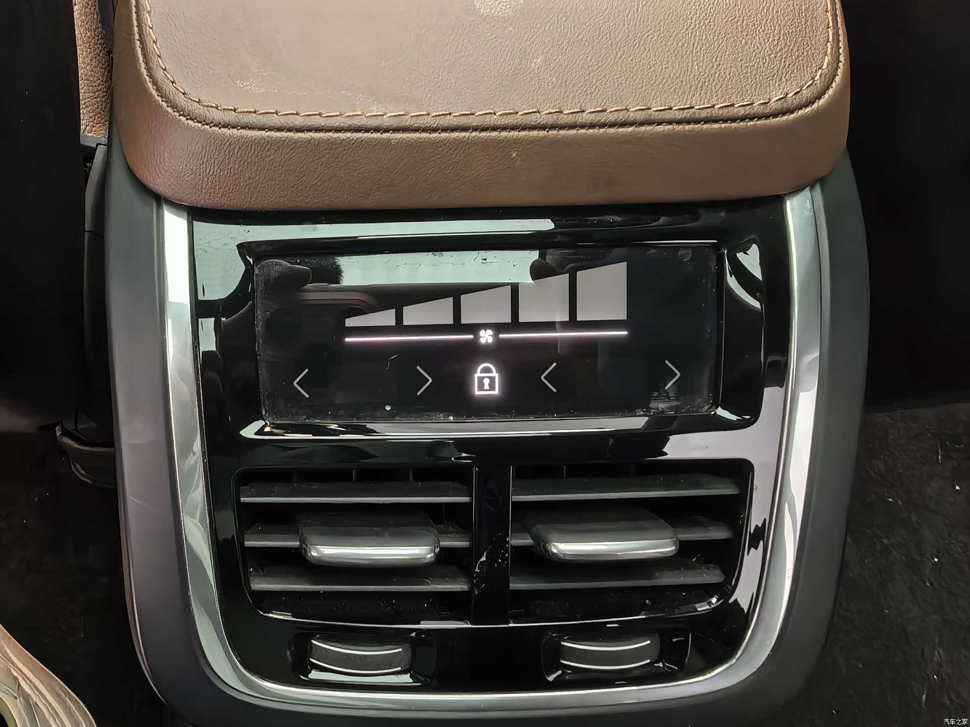 Volvo XC90, 2025 12