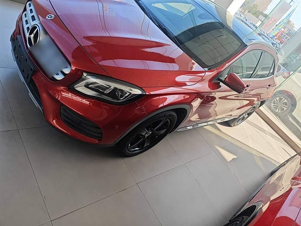 Mercedes-Benz GLA