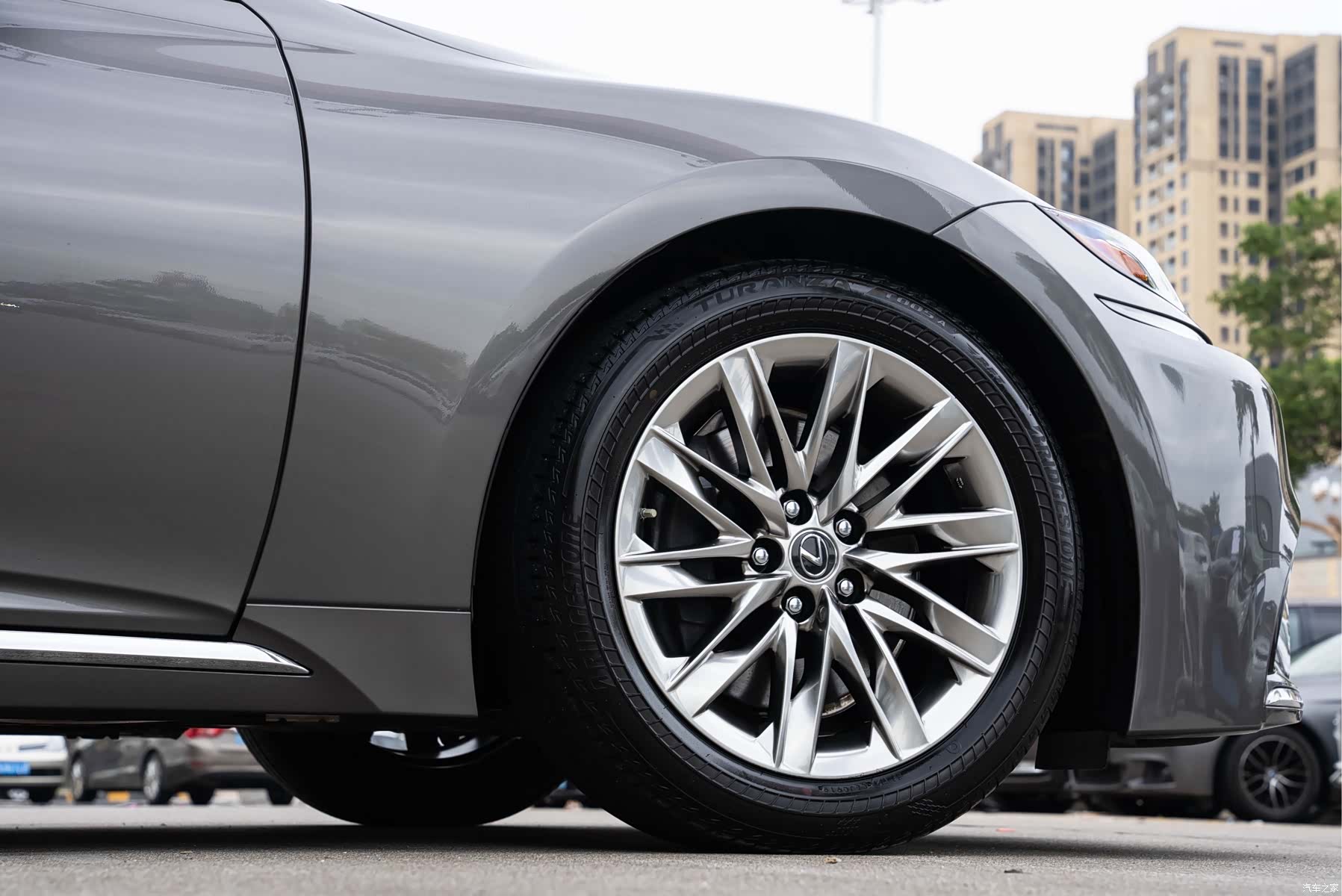 Lexus LS, 2018 8