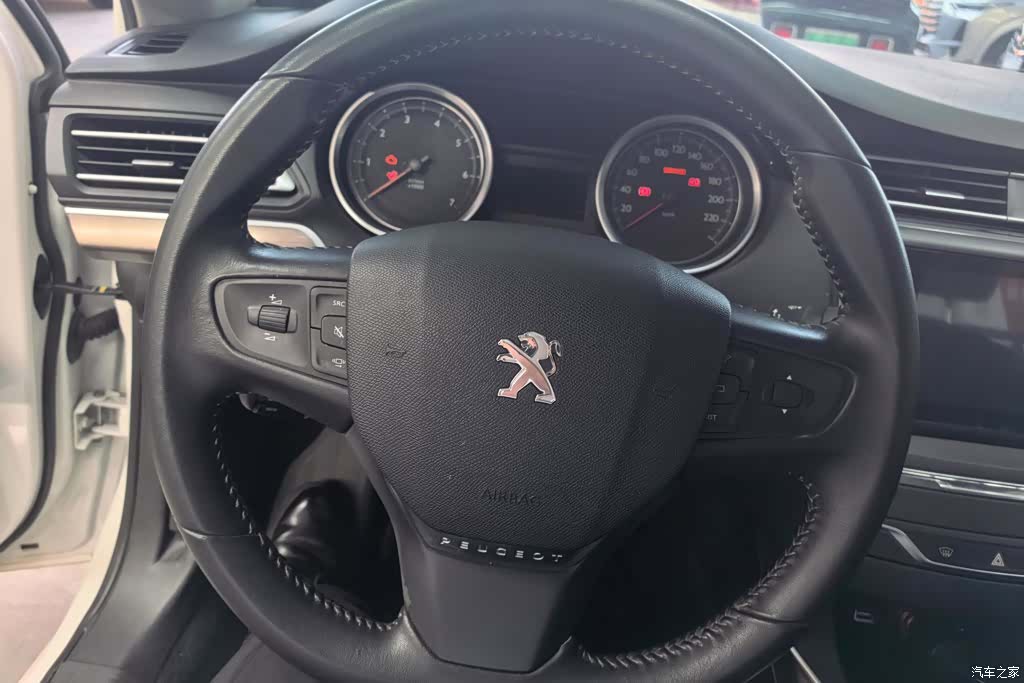 Peugeot 408, 2017 15
