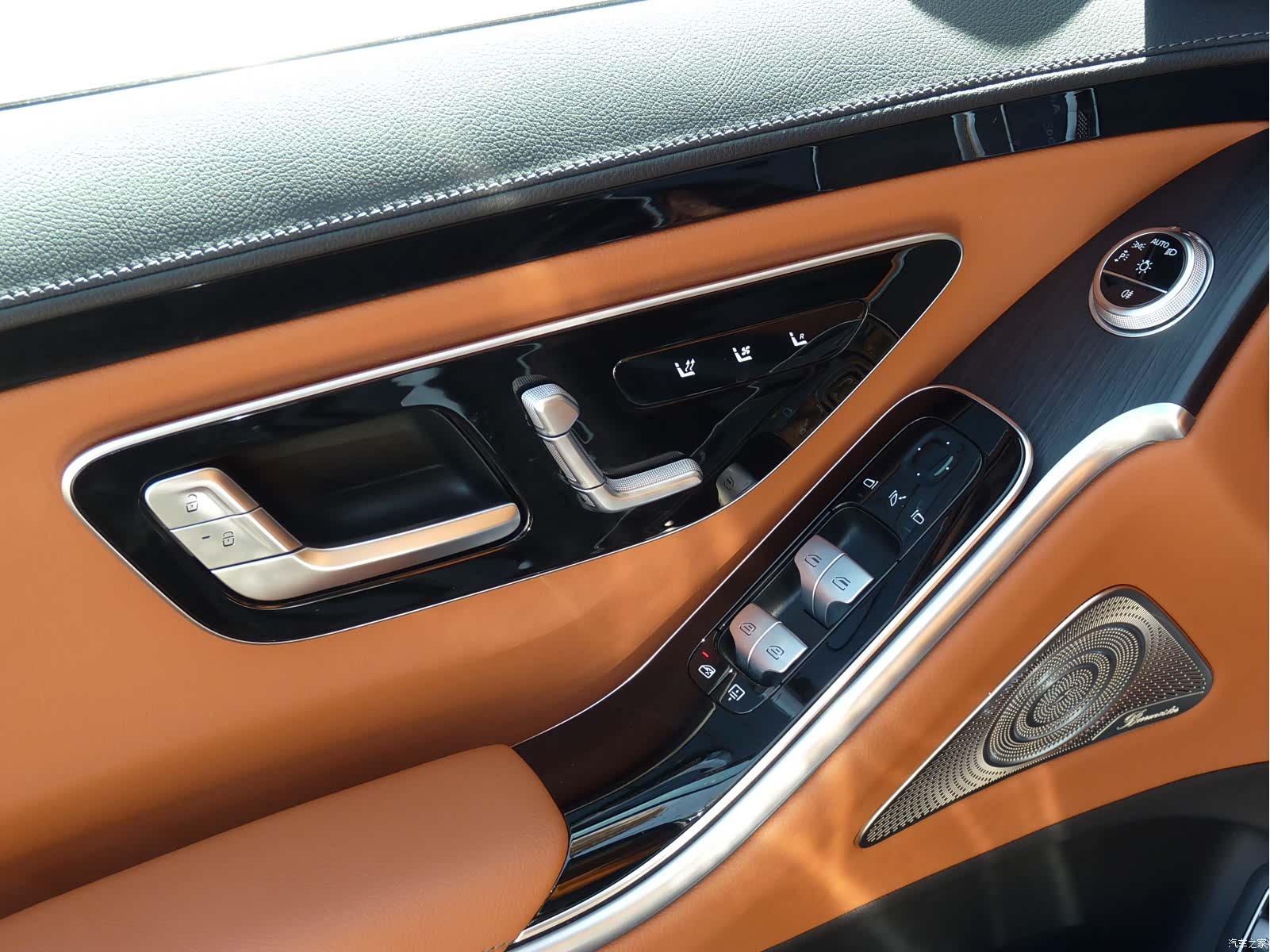 Mercedes-Benz S-Class, 2024 13