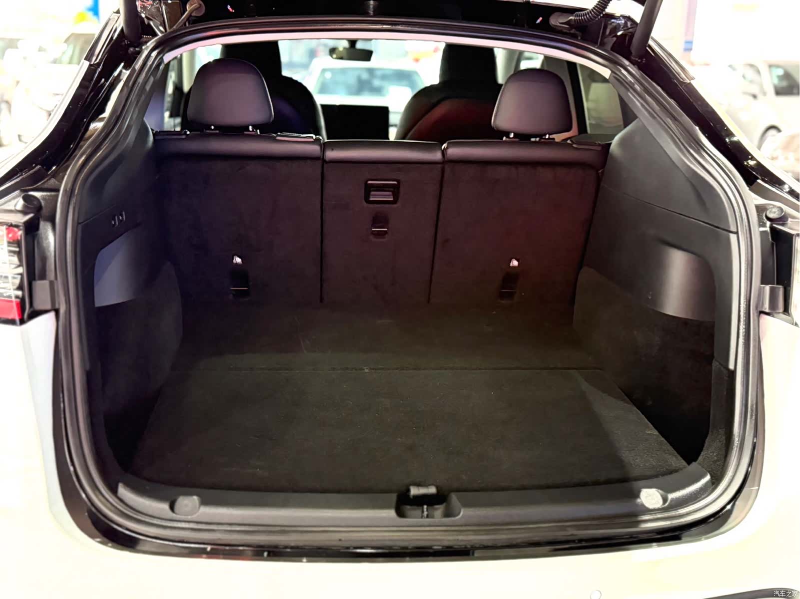 Tesla Model Y, 2022 11