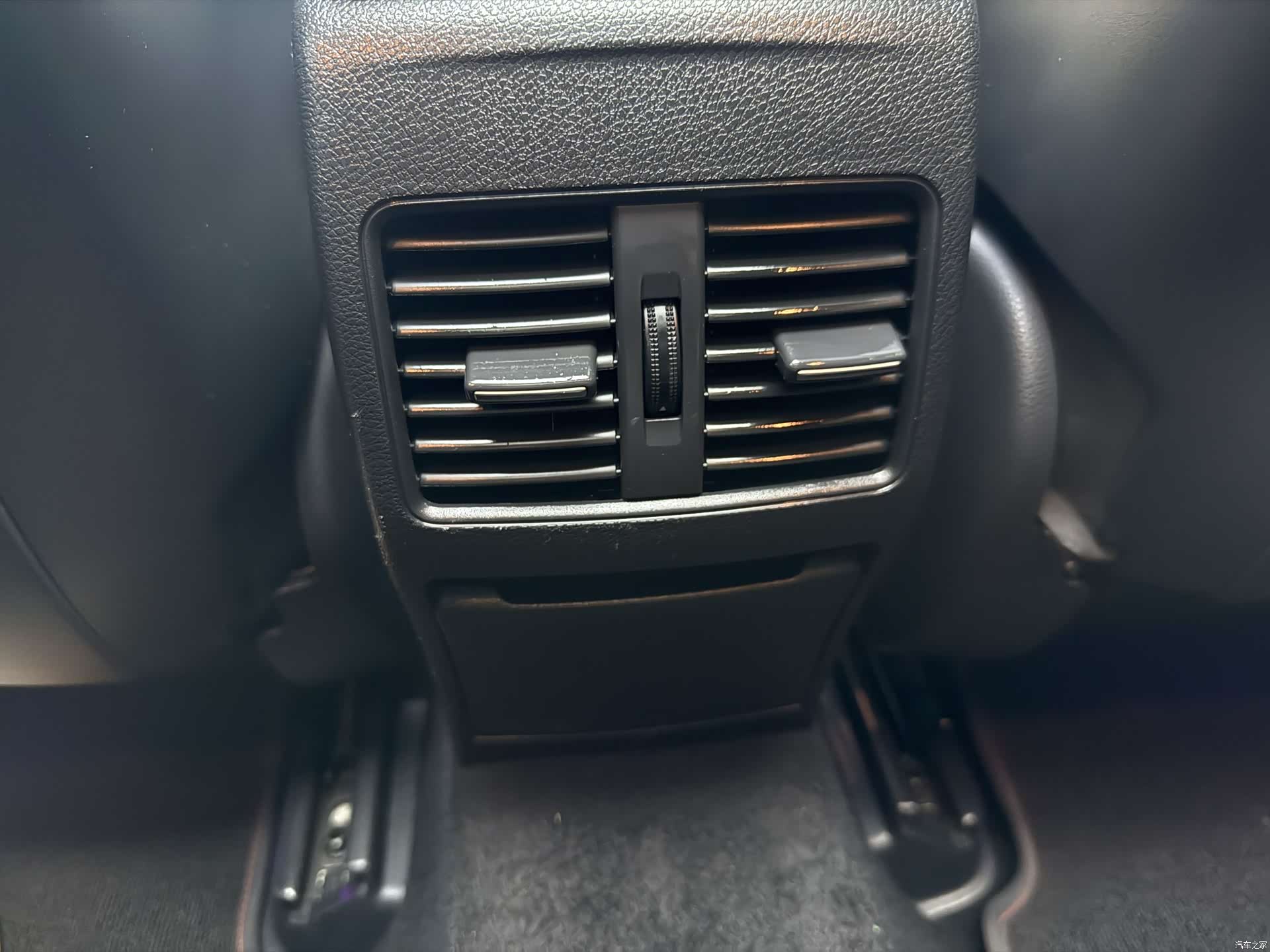 Mercedes-Benz GLA, 2019 16