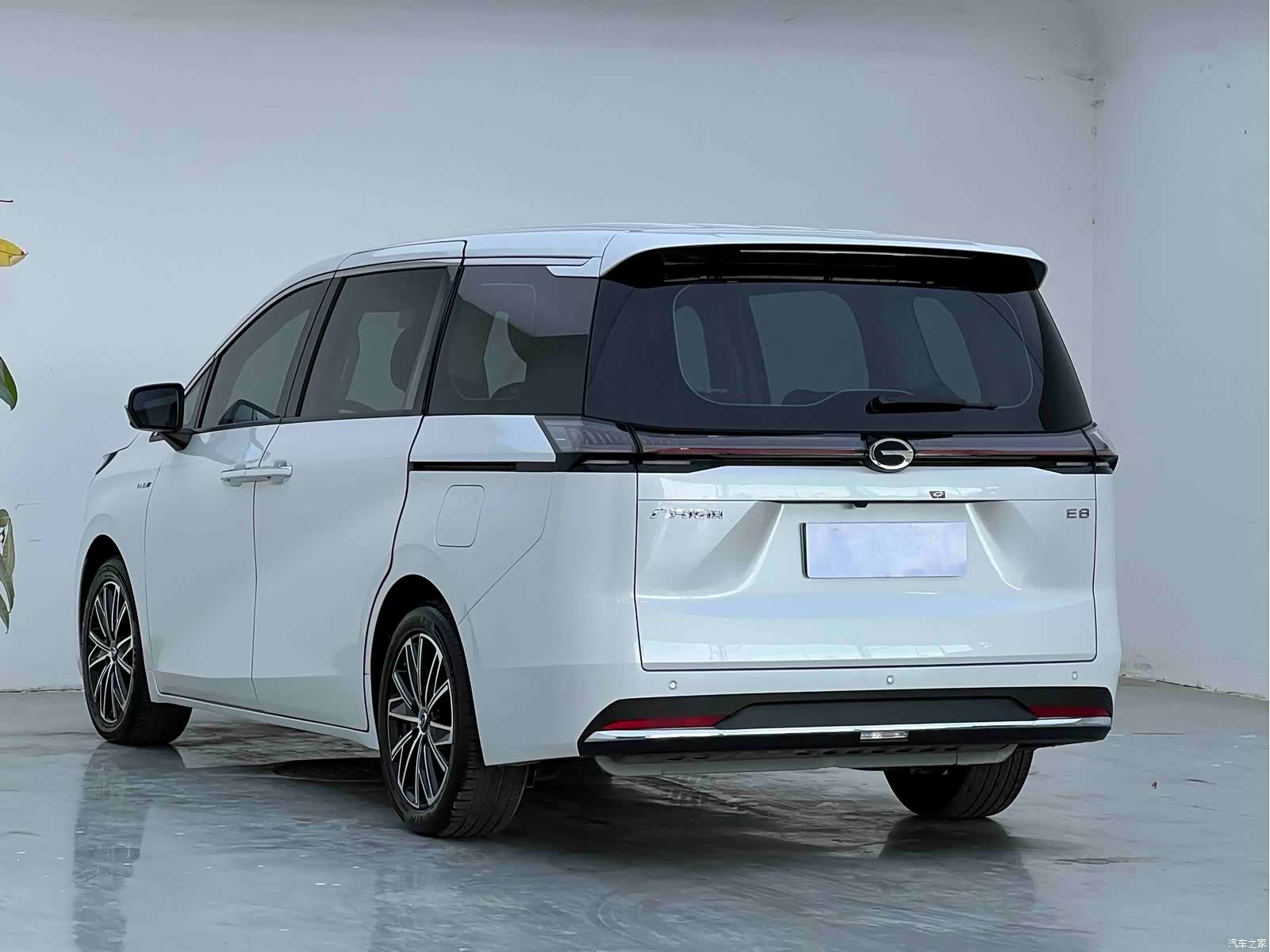 Trumpchi E8, 2025 7