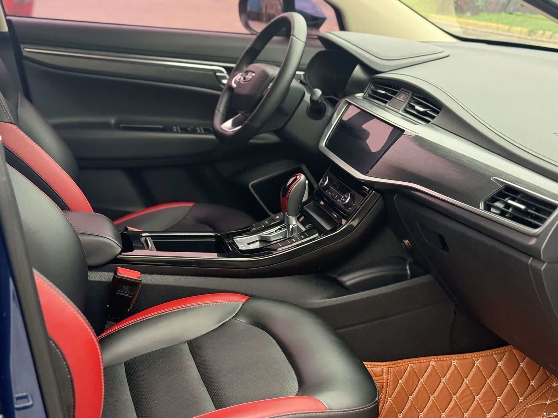 Geely Emgrand, 2020 9