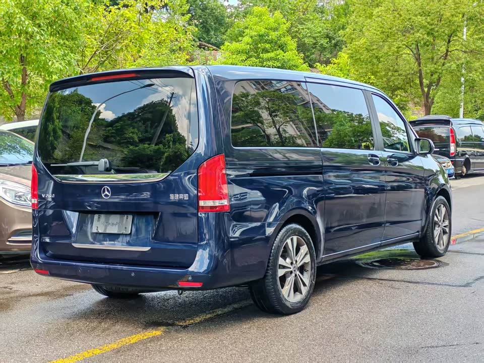 Mercedes-Benz V-class