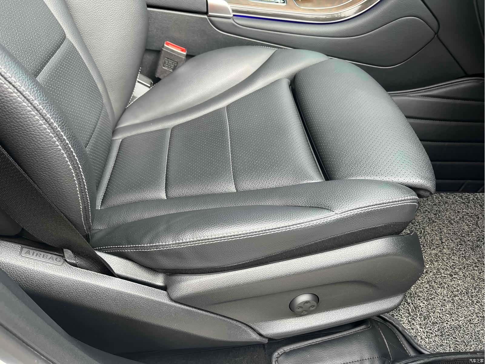 Mercedes-Benz GLC, 2022 12