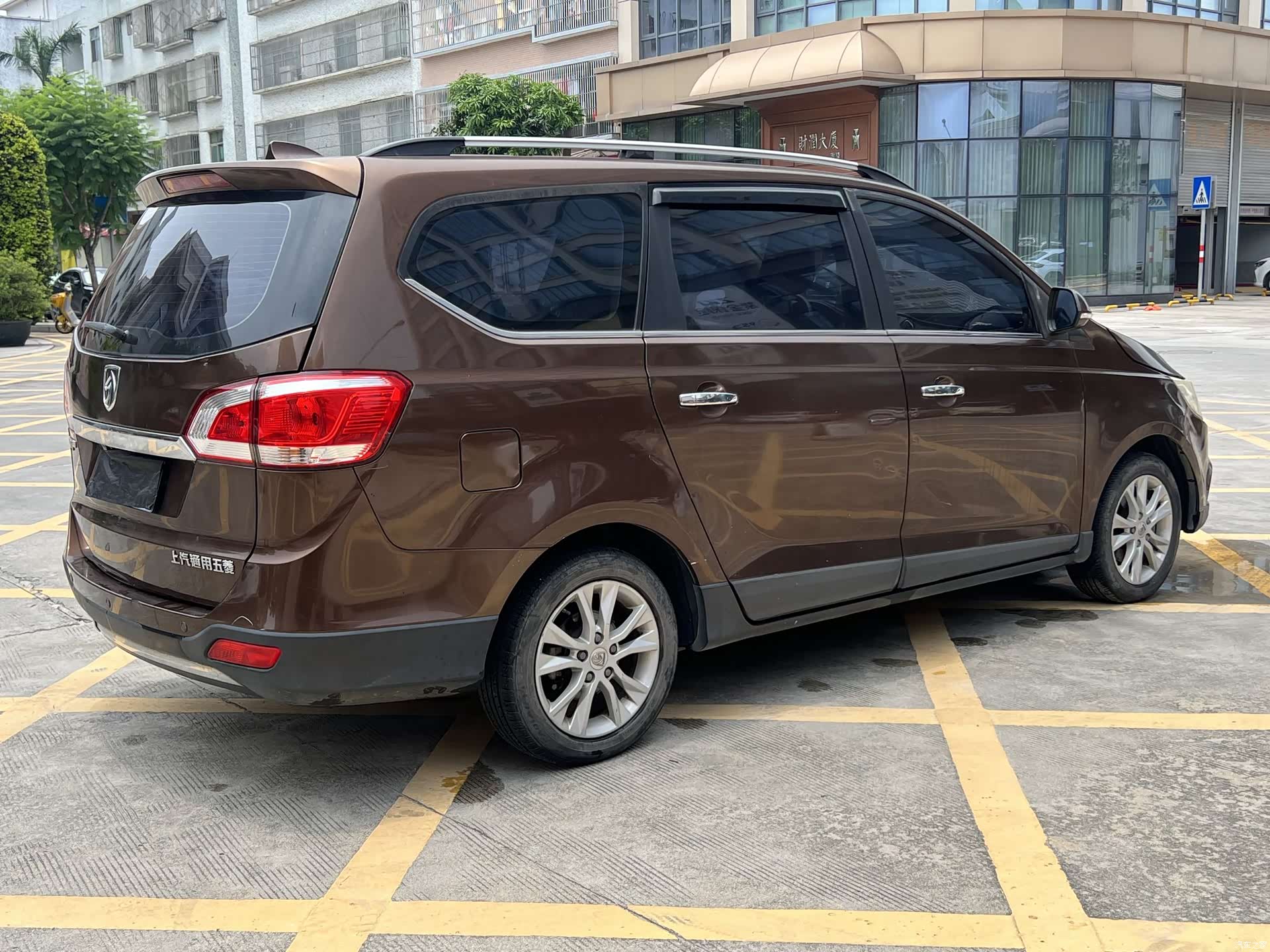 Wuling 730, 2015 6