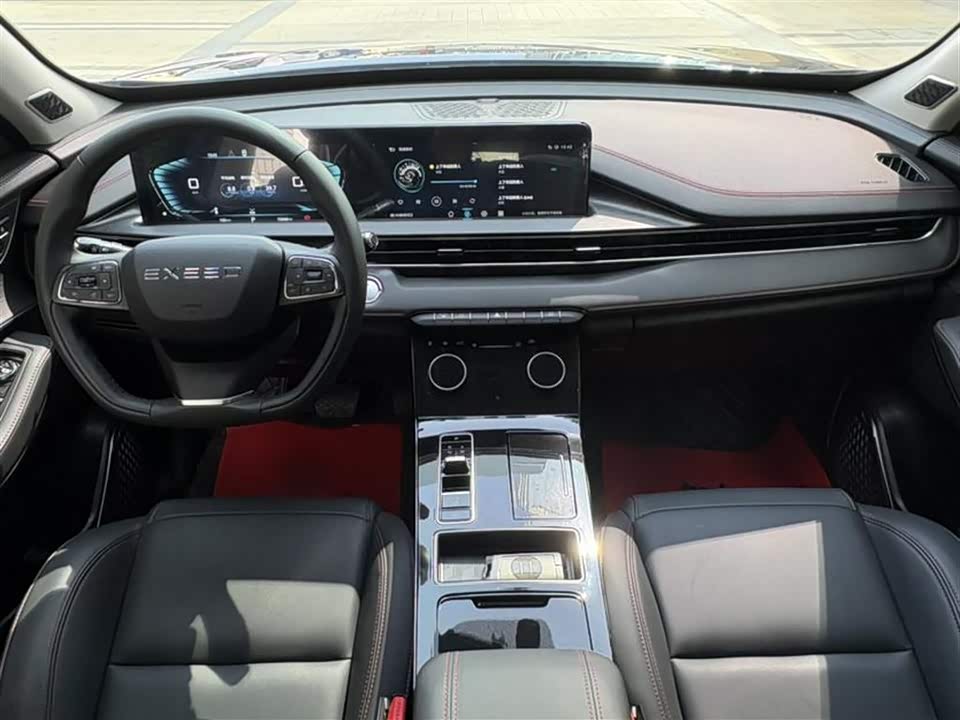 Exeed Chasing the wind