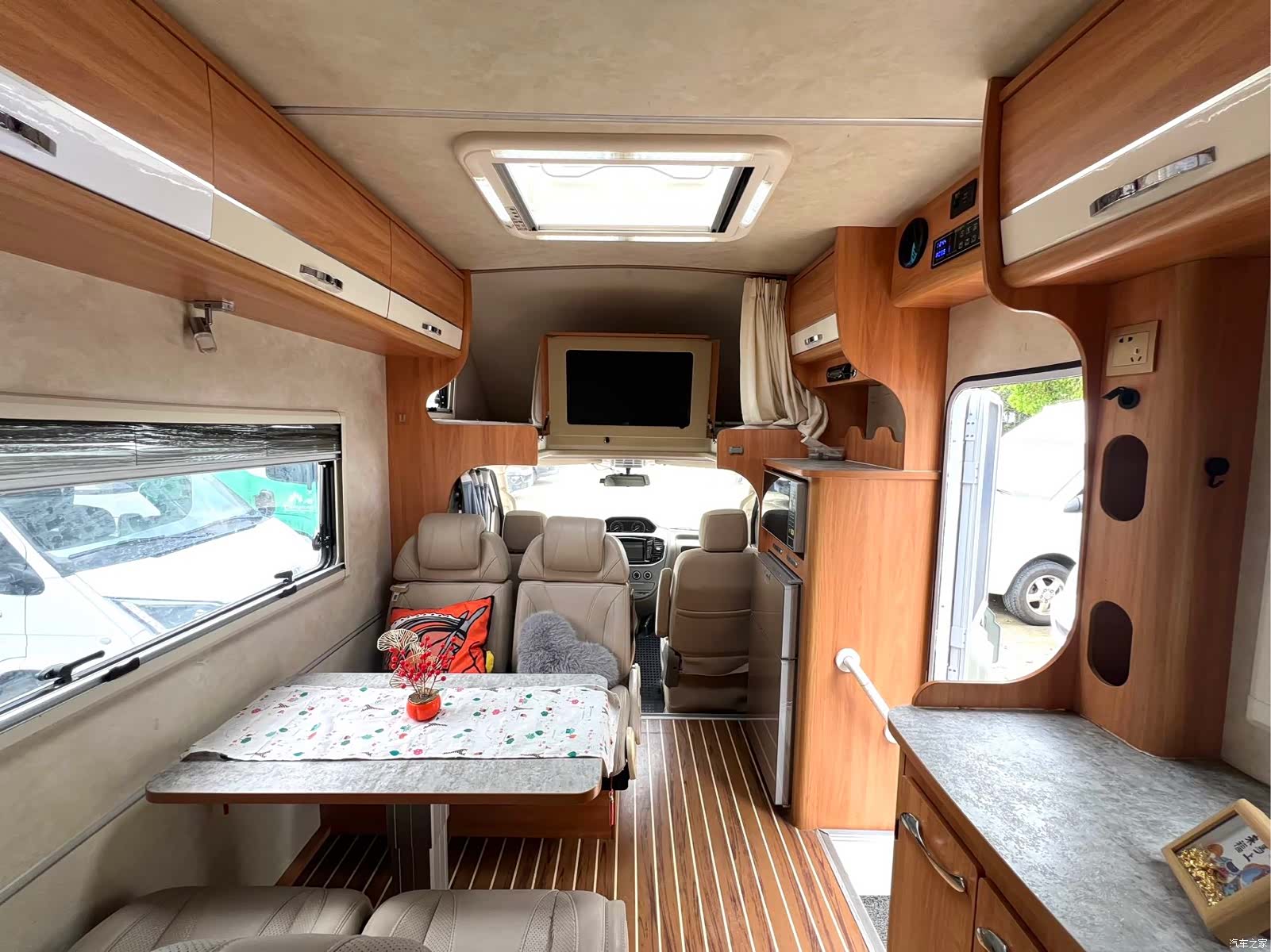 Maxus V80, 2019 4