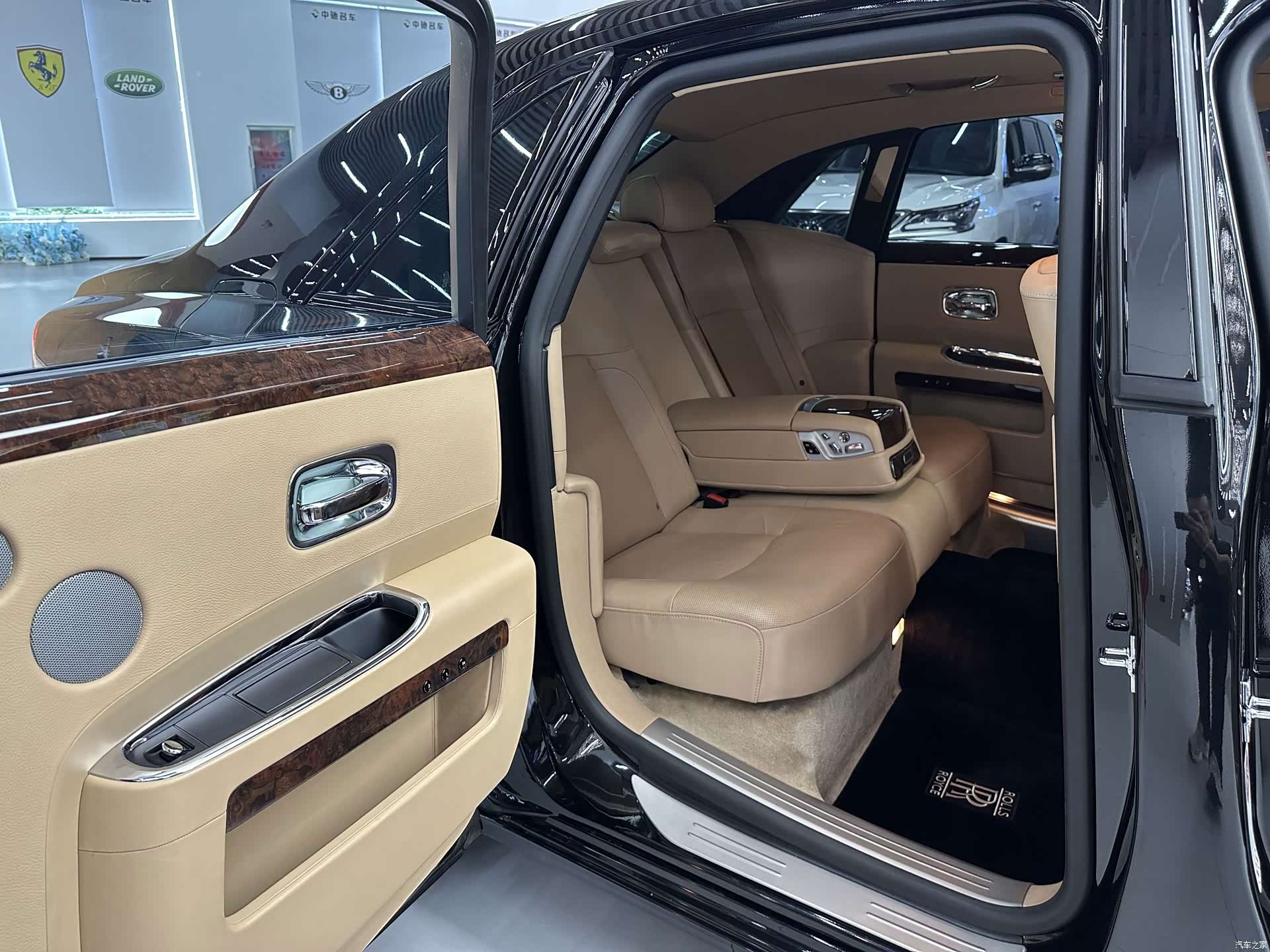 Rolls-Royce Ghost, 2013 8