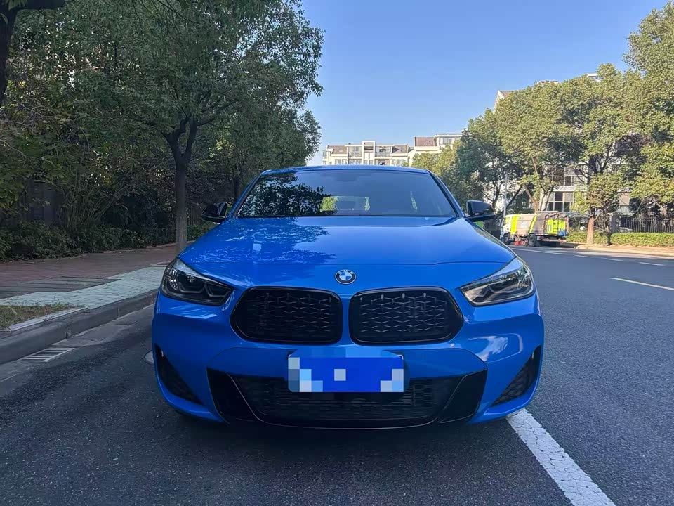 BMW X2