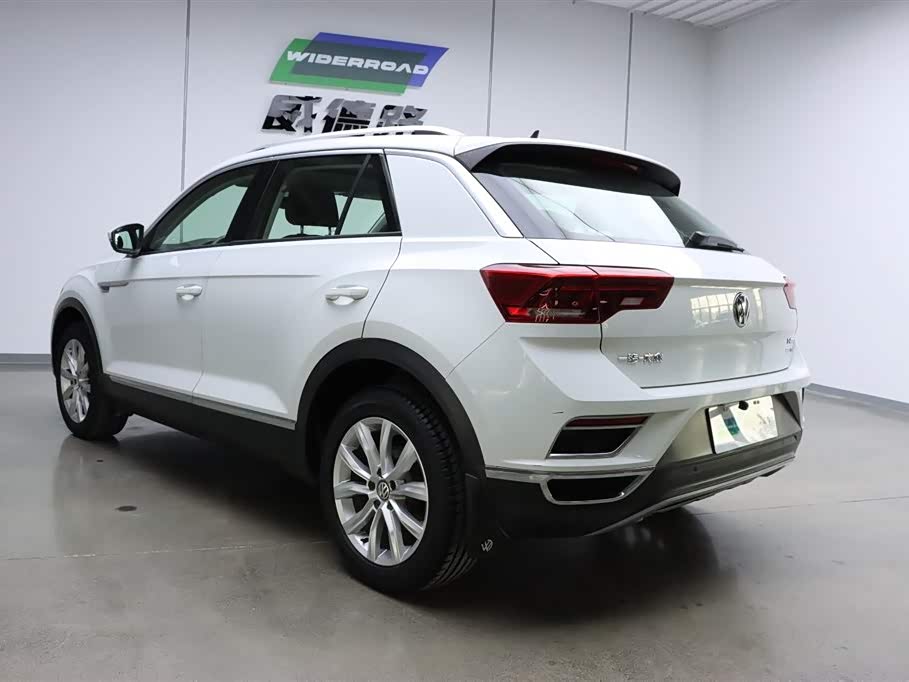 Volkswagen T-ROC exploring Songs