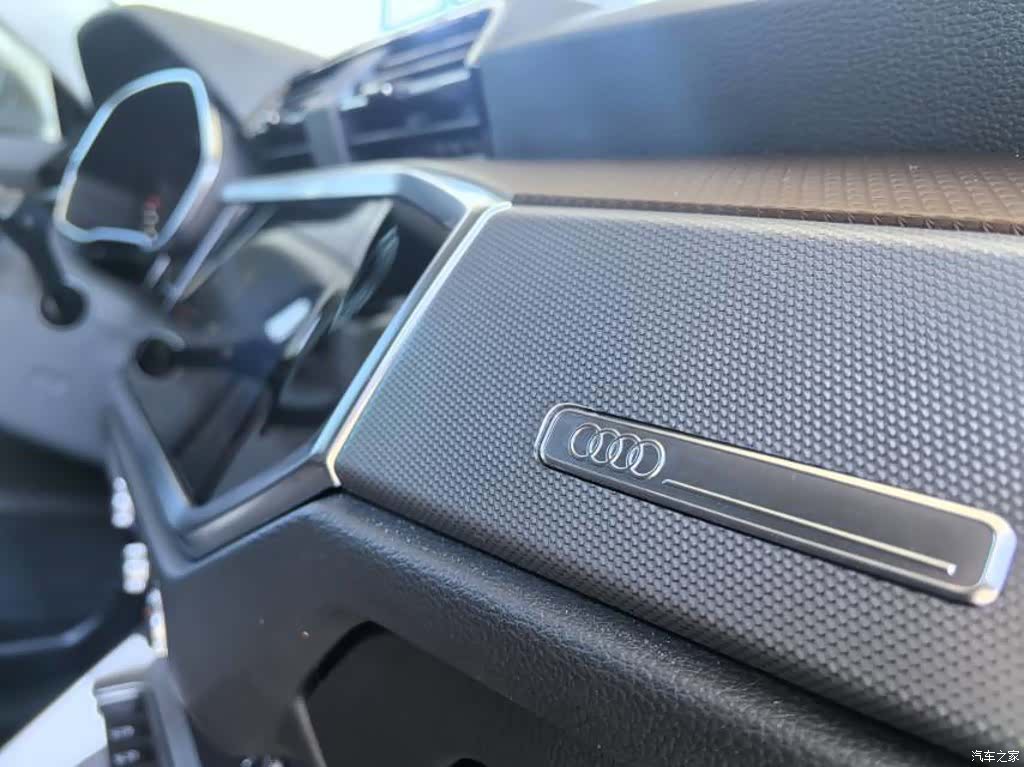 Audi Q3, 2023 20