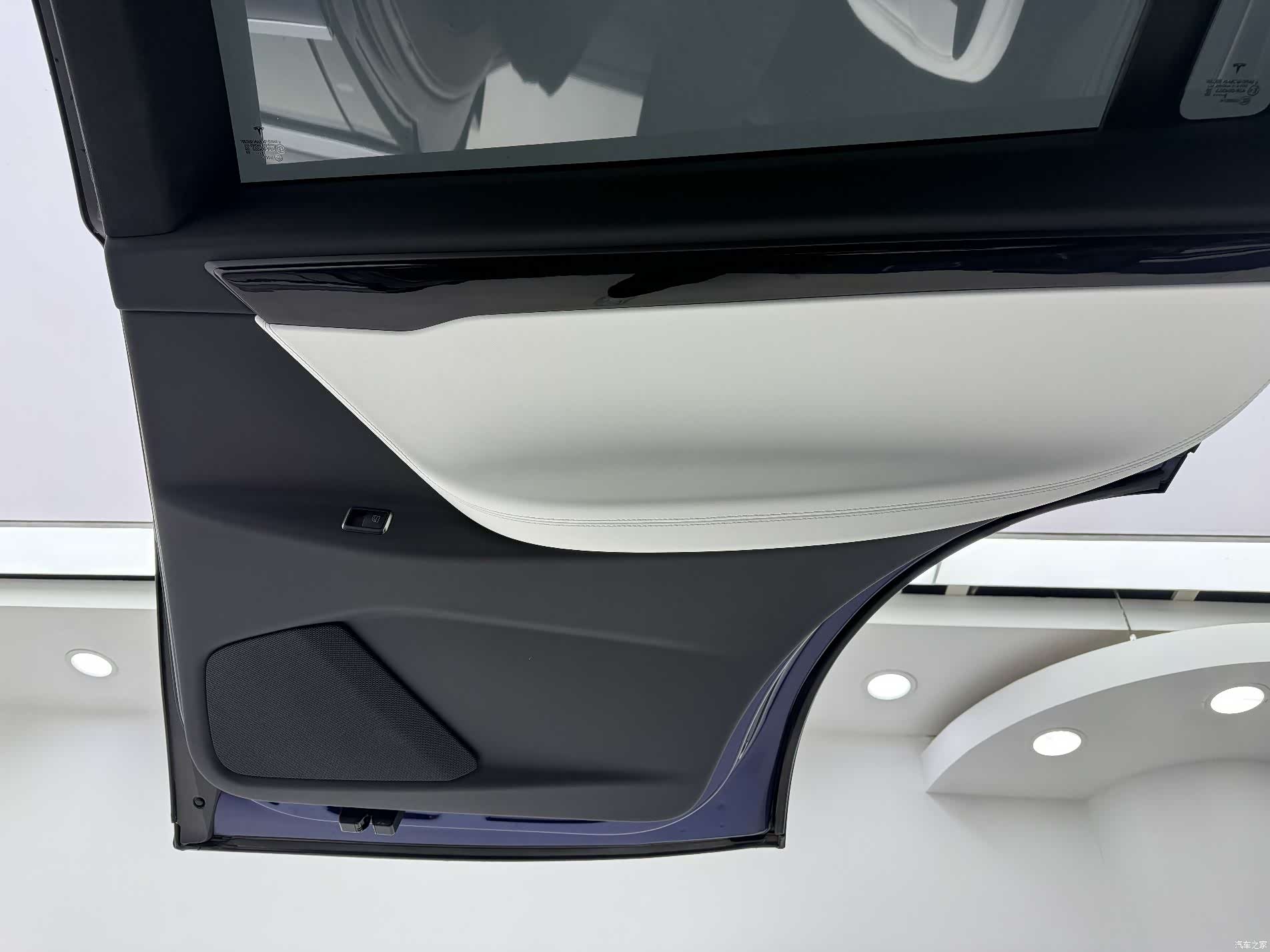 Tesla Model X, 2020 14