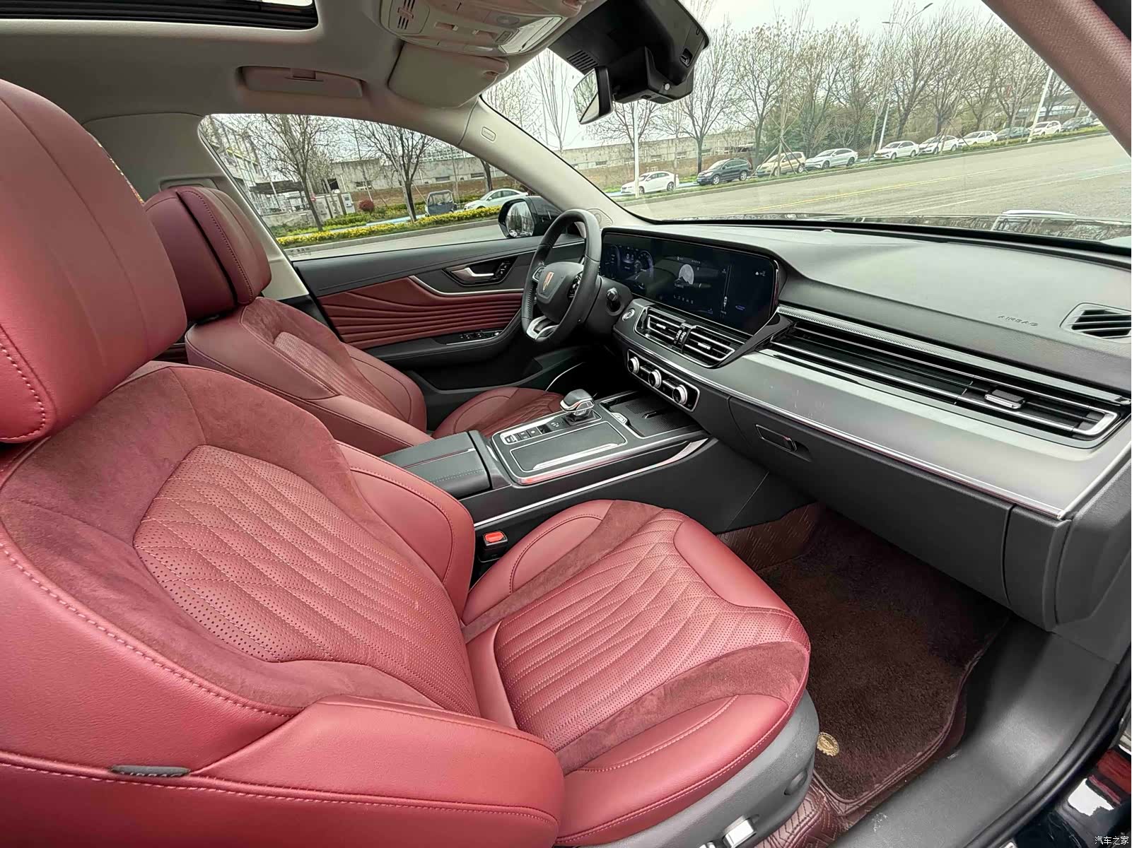 Hongqi HS5, 2024 13