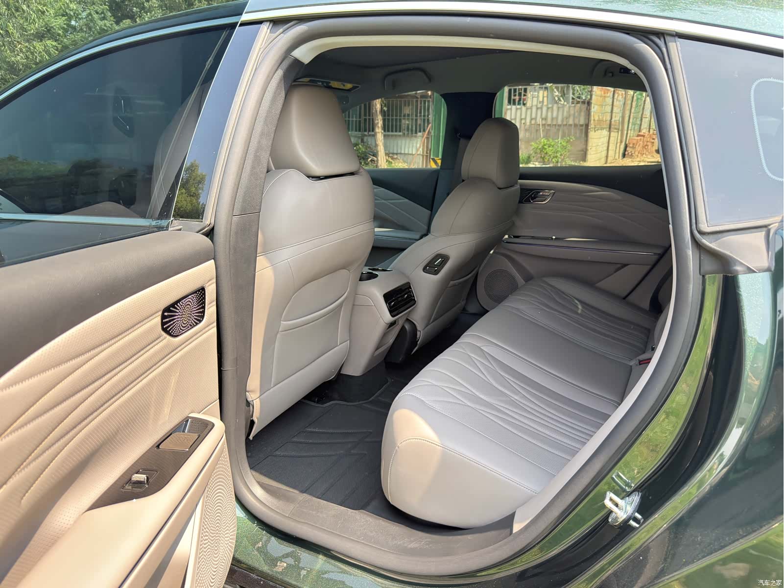 Geely 8, 2025 все фото